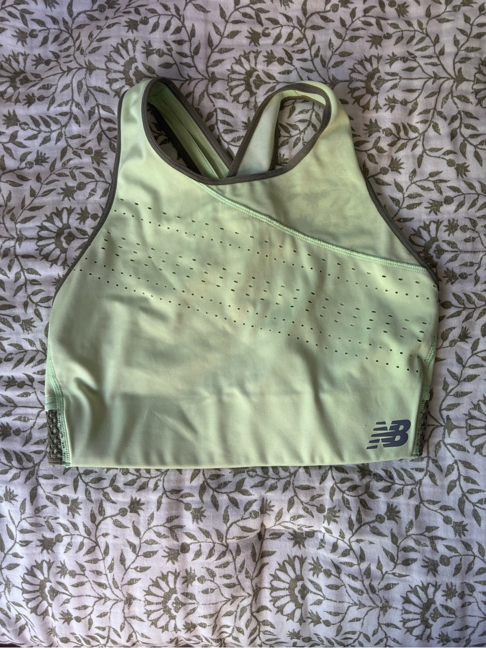 New Balance Women's High-Neck Sports Bra sz S in Neon Green